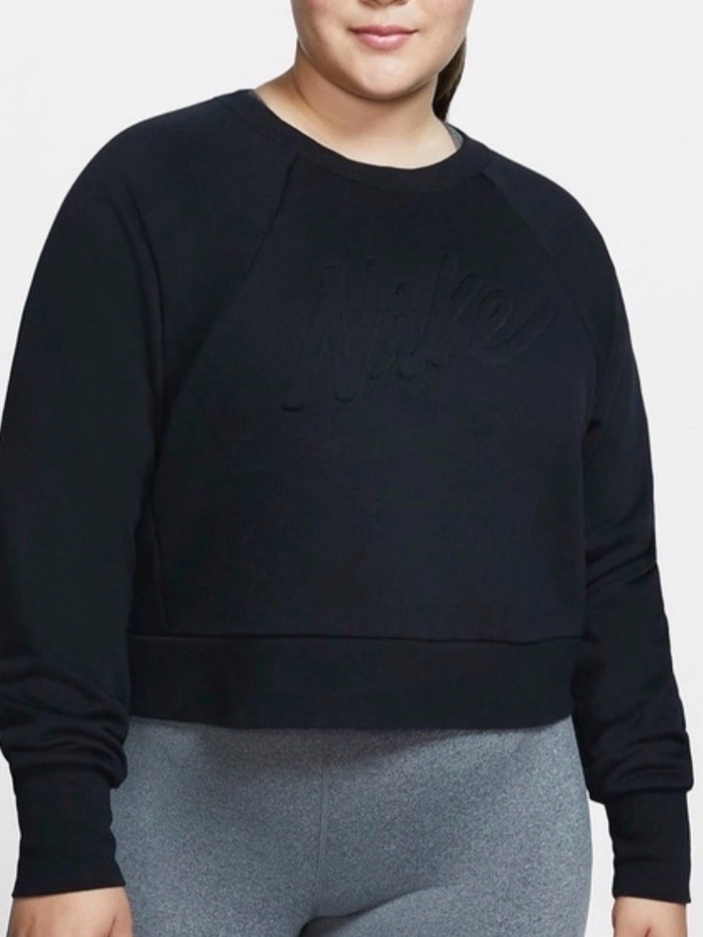 Women’s Black Nike Embossed Logo Cropped Crew Black Sweatshirt Size 3X
